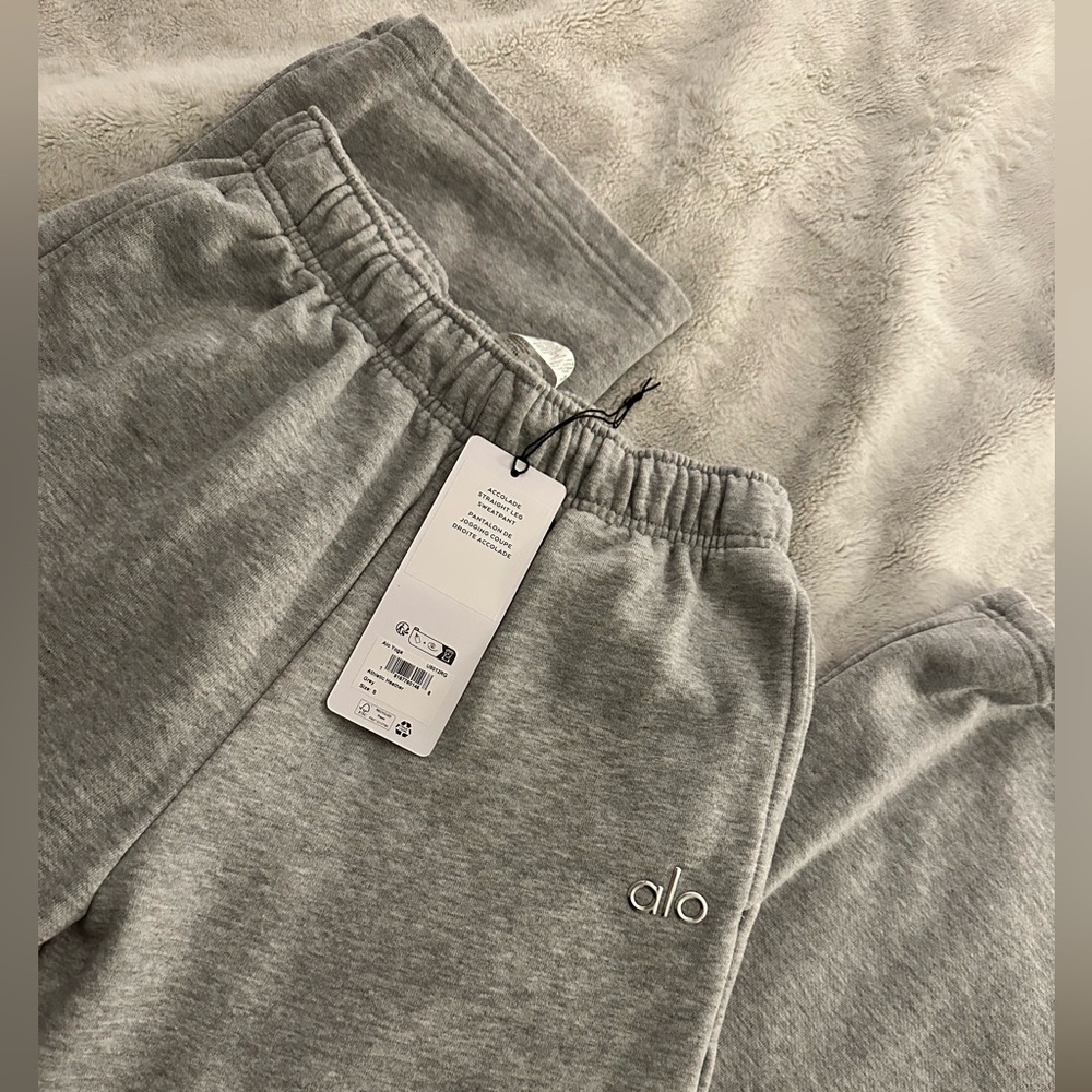 ALO Accolade Straight Leg Sweatpants Small
